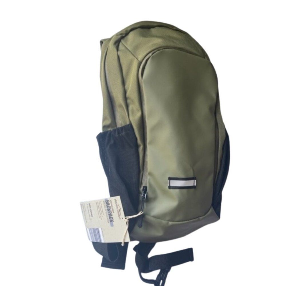 2L Hydration Backpack 17x8 Olive Green Removable Water Bladder Straps w whistle